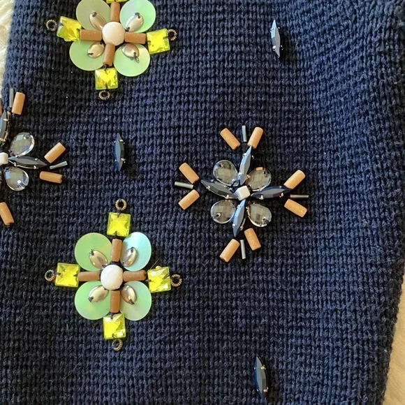 Gorgeous navy cotton blend short sleeved sweater with bling on & around sleeves - Picture 3 of 10